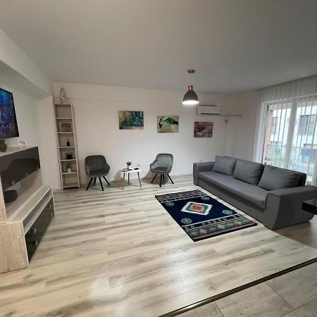 Apartament Intr-O Zona Rezidentiala Linistita Яш Екстериор снимка