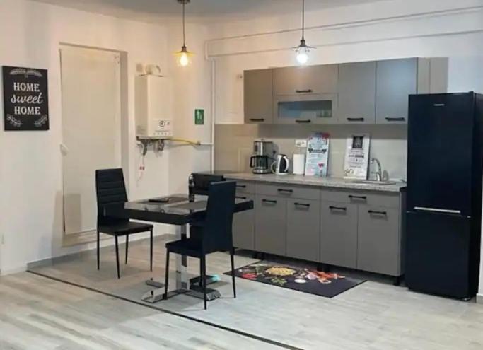 Apartament Intr-O Zona Rezidentiala Linistita Яш Екстериор снимка